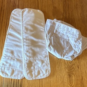 Reusable Pocket Cloth Diaper White One Size Fits Most w/ Snaps & 2 Inserts