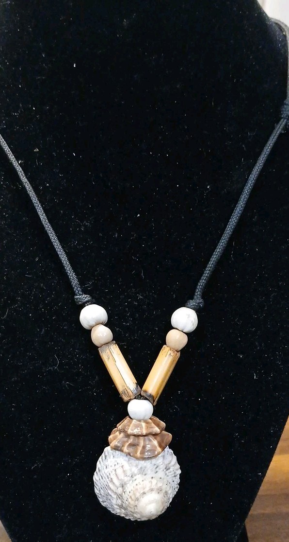 Handcrafted Shell Statement Necklace w/Sundial Se… - image 1