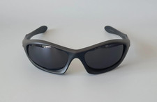 Oakley Monster Dog Sunglasses Matte Black Frame Black Polarized Lenses Retro Y2K