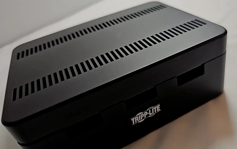 Tripp Lite 7 USB A C Charging Station Quick Charge Port Hub Smartphone Tablet - Image 3 of 4