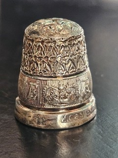 Antique 1902 Henry Griffith Sterling Silver Queen Elizabeth I Coronation Thimble