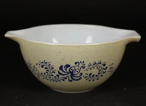 Pyrex Corning Bowl 441 Homestead  750 ml - Fast Ship!