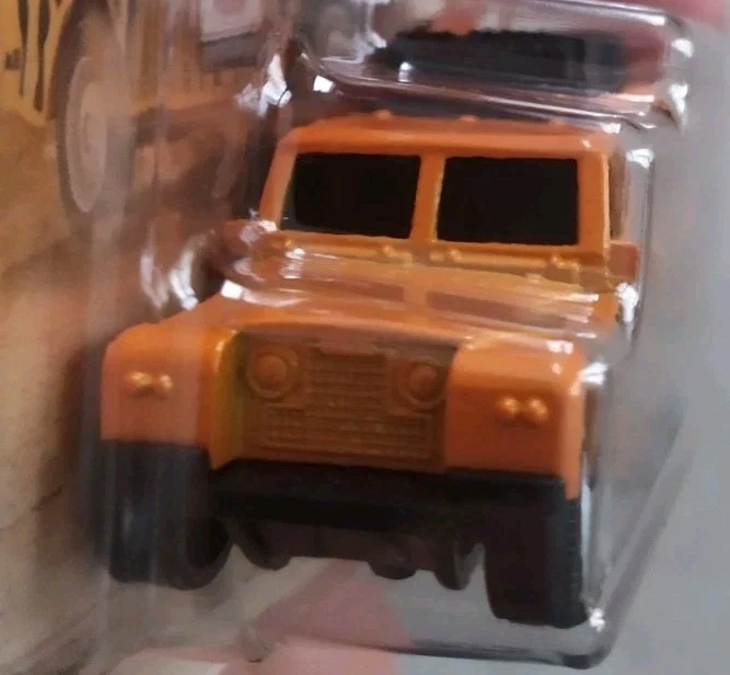 Matchbox 1966 Land Rover Gen II 2025 1:64 Safari - Immagine 3 di 4