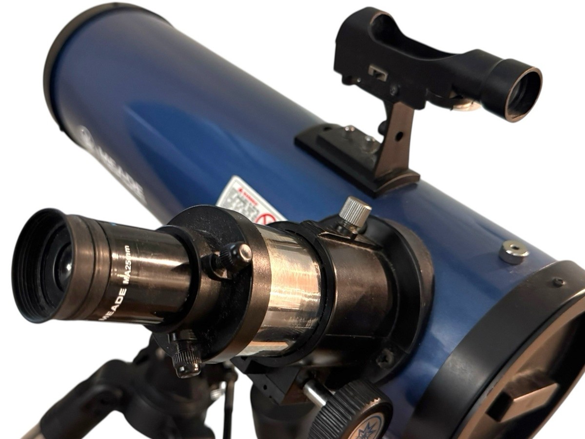 Meade Instruments Polaris 114mm EQ Reflector Telescope w/ Stand