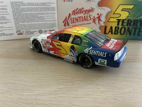 Terry Labonte #5 Kellogg's K-Sentials 1999 Monte Carlo NASCAR Diecast 1:24 - Picture 2 of 7