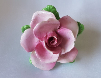 Brosche ~ hübsche rosa Rosenblüten ~ Vintage ~ Coalbrook Fine Bone China