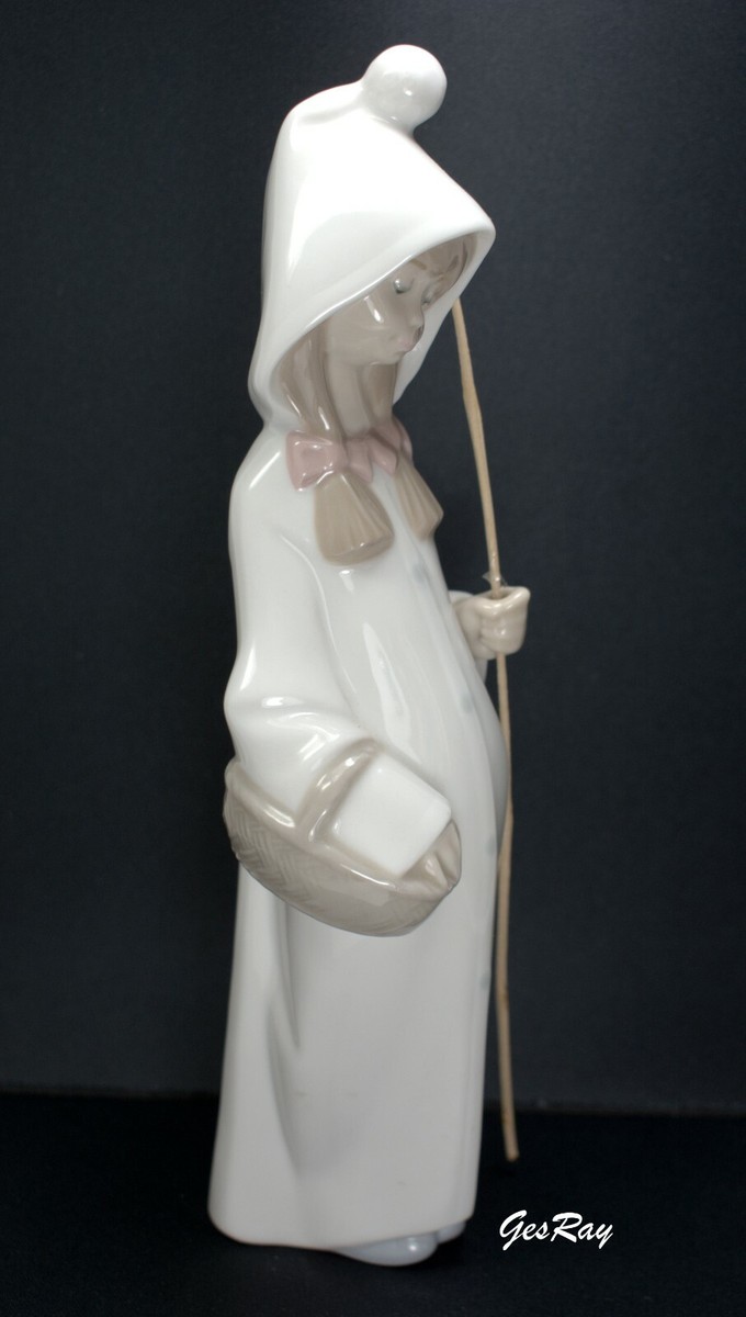 LLADRO人形 Lladro 4960 Curious Angel Figurine with Lantern behind her