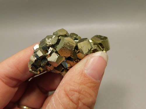 Pyrit Kristall natürliches kleines Mineral Präparat Würfel Narren Gold Peru #O4 - Bild 3 von 12