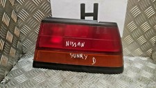 Feu arrière Nissan SUNNY