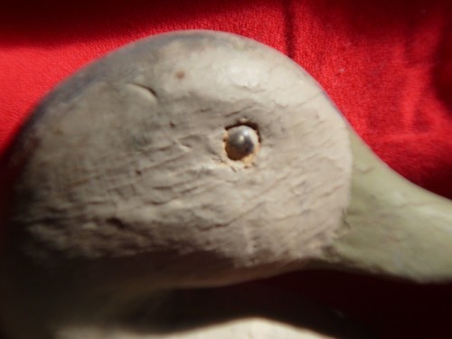 Antiguo SEÑUELO DE PATO NEGRO CABEZA VERDE TALLADO A MANO con ojos de vidrio + quilla - Imagen 3 de 9
