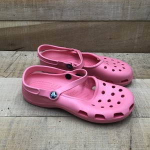 adjustable strap crocs