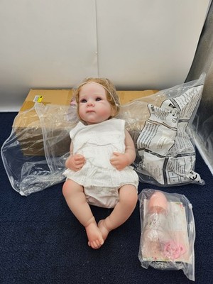 MJCM LY007-RH5 Realistic Baby Doll with Drinking Bottle and Accessories