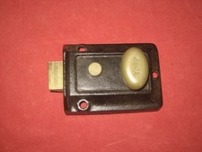 Yale nightlatch lock black
