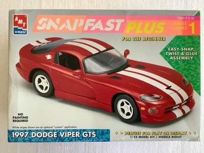 AMT 8394 1:25 1997 Dodge Viper GTS (GF335-17R16-A)