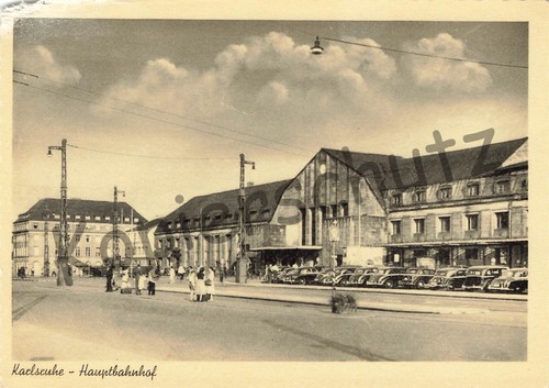 AK BRD -Karlruhe - Hauptbahnhof - Auto`s -Passanten - Baden-Württemberg ~1940/50