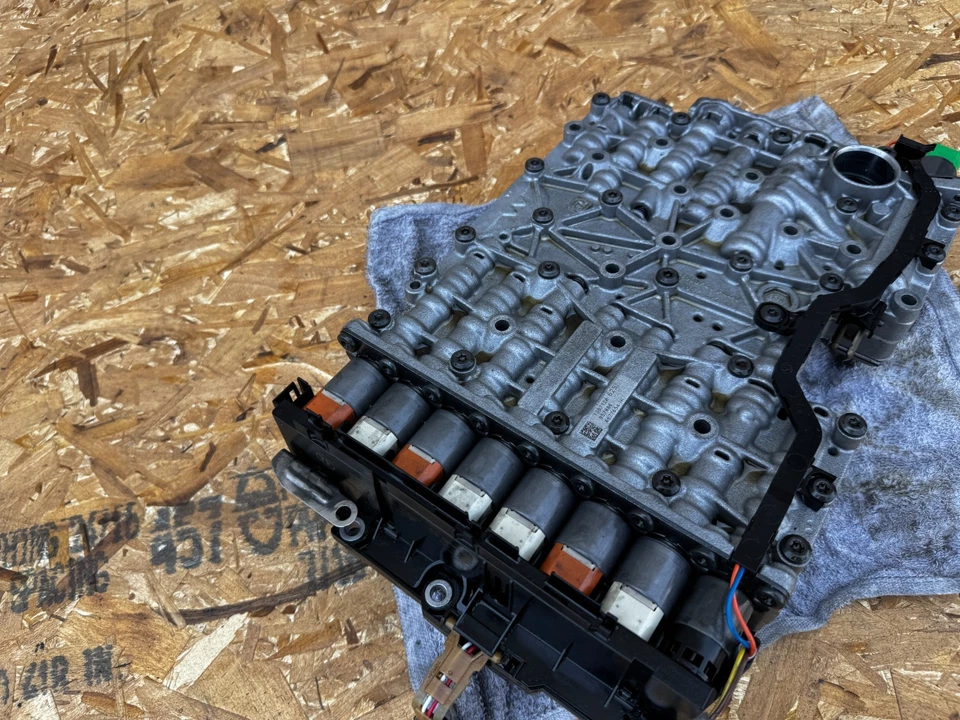 3.0 TRANSMISSION VALVE BODY CONTROL MODULE RWD JAGUAR XF XE OEM (2014-2019) - Image 3 of 4