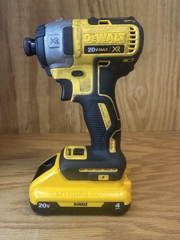 DEWALT DCF887 Brushless Impact Driver with 4ah 20v Battery