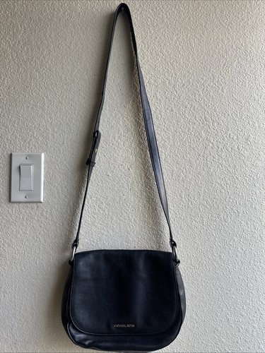Michael Kors Black Bedford Flap Front Crossbody Bag Pre-Owned Read Condition - Picture 2 of 24