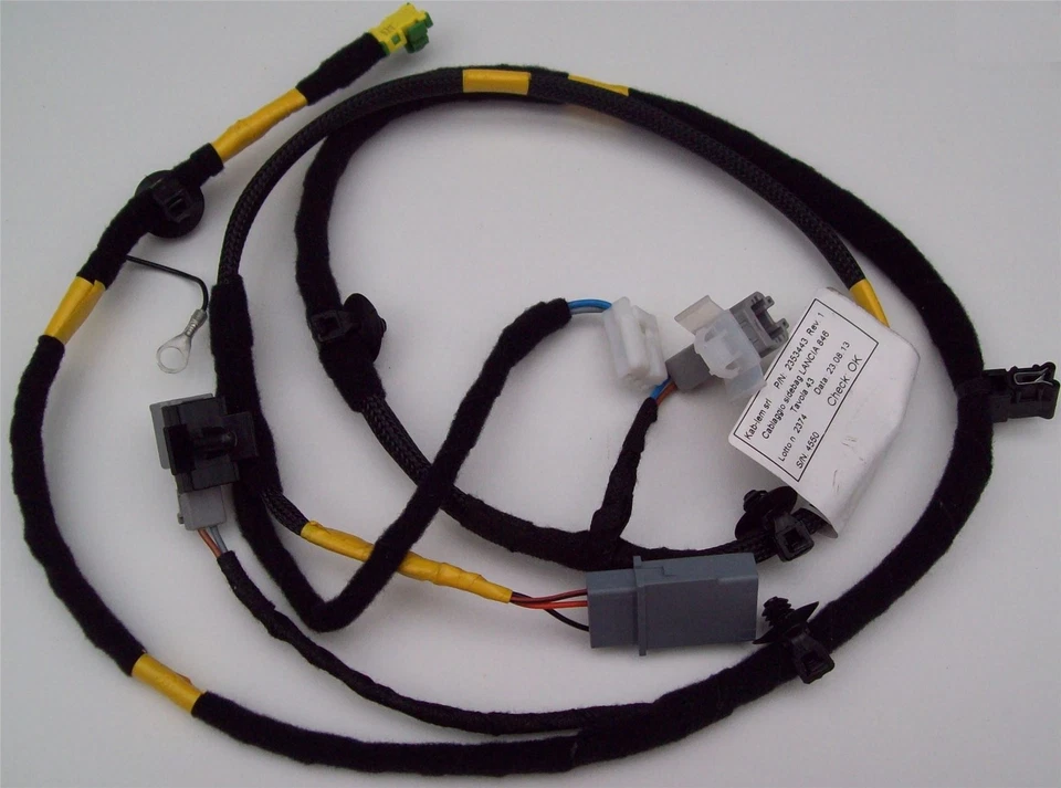 Chrysler Ypsilon Seat Wiring Loom Front - Image 2 of 4