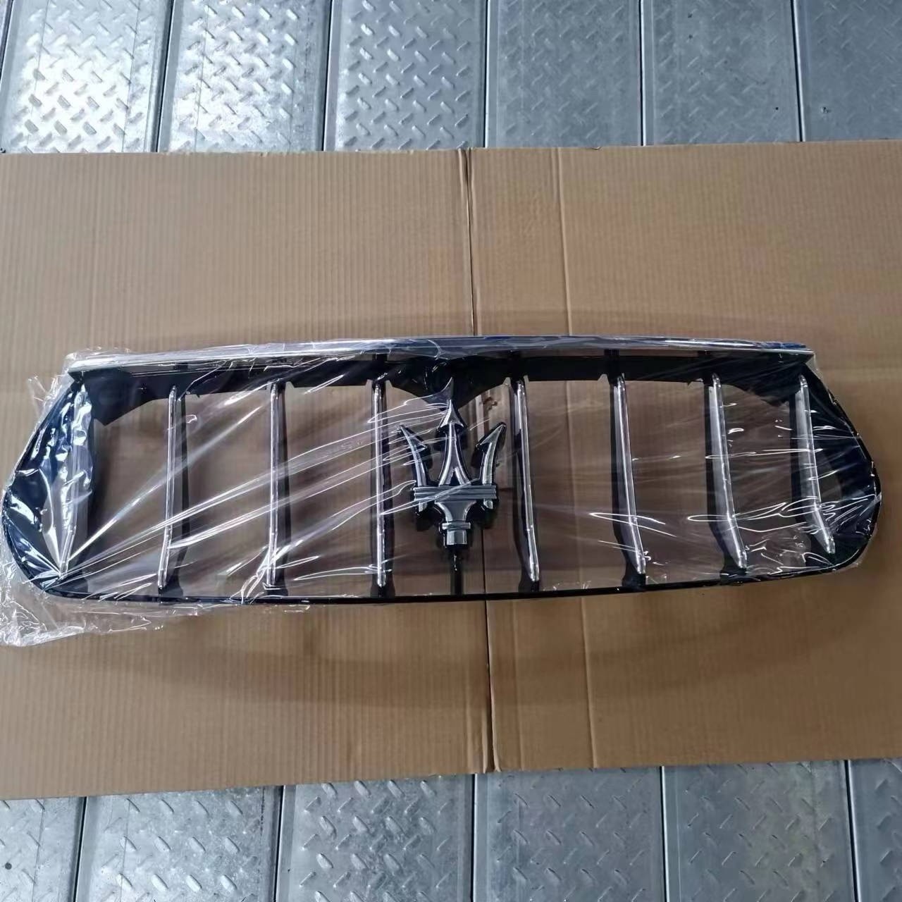 2017-2024 Maserati Levante Front Bumper Radiator Grille Black Chrome New