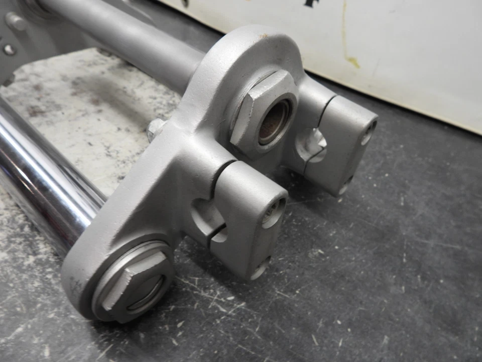 Horquillas y árboles triples CZ 125 250 400 2926 Foto 3 de 4