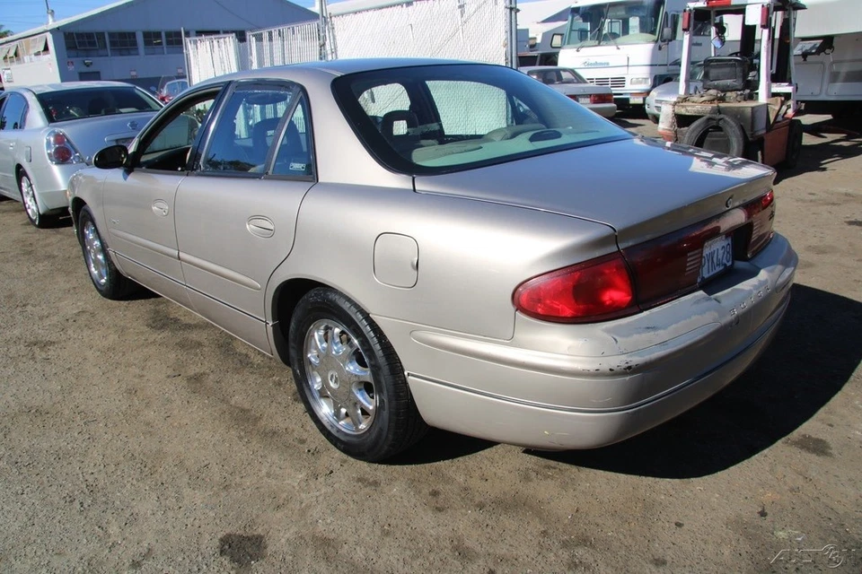 Buick Regal LS 2001 Foto 4 de 4