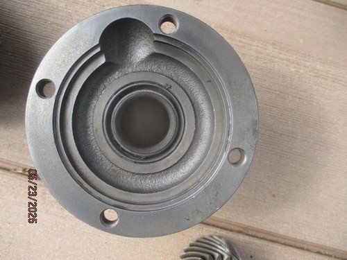 1962 to 1967 Chevy GMC SM420 4 speed transmission fornt bearing retainer used - Picture 4 of 4