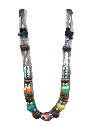 Collar Cadena Serpiente Apilada Tonificada Plateada con Cuentas Multicolores Madera y Plástico - Imagen 6 de 12