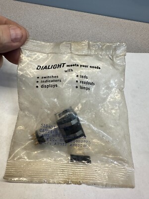 DIALIGHT 513-0311-805 LAMP RECEPTACLE, NEW FREE SHIPPING.