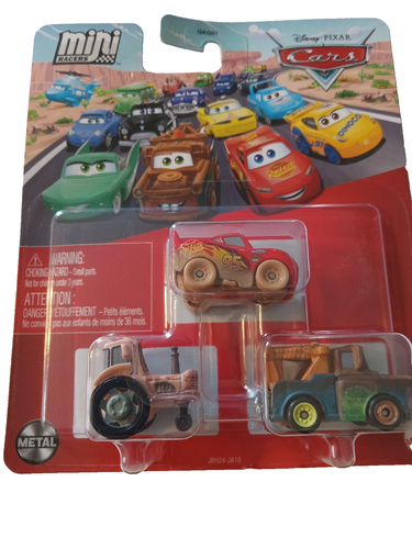 2025 Disney Pixar Cars Mini Racers: Tractor Muddy Lightning McQueen Mater 3er Pack