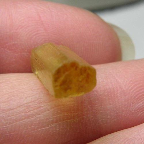 6.65ct Pakistan Raw Rough Yellow Beryl Heliodor Stick Crystal Specimen 1.3g 20mm - Picture 6 of 7