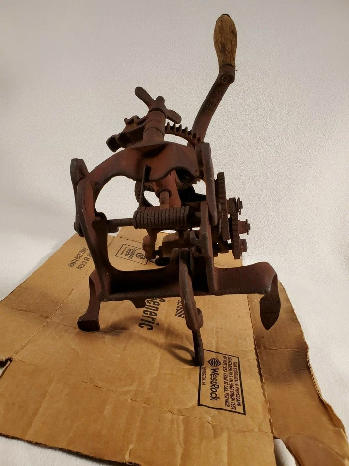 Antique Hand Crank Sickle Grinder Tool Sharpener International Harvester Prepper - Image 2 of 4