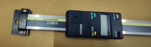 Mitutoyo 572-312-10 ABSOLUTE Vertical Digimatic Scale 0-200mm SDV-8"D - Picture 6 of 10