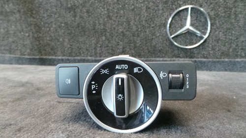 L61-31 * Mercedes W204 C Klasse Kombi Lichtschalter Bedienteil Licht A2129050551