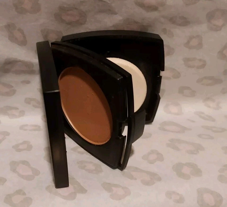 Beauticontrol Wet-Dry Foundation Y-5. Discontinued item - Image 3 of 3