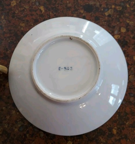 Vintage Christmas Holly Berry Espresso Demitasse Tea Cup & Saucer Inarco Japan - Picture 8 of 14