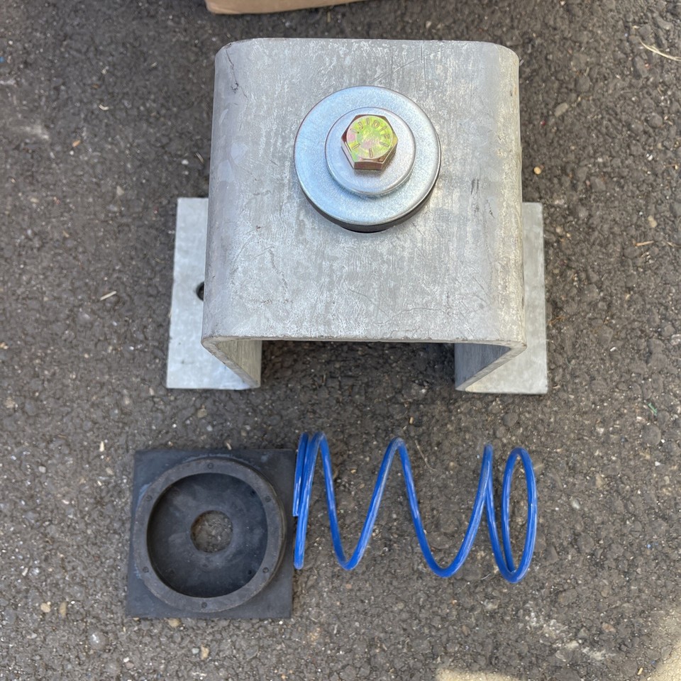 GFC 484524 BLUE ISOLATOR SPRING | eBay