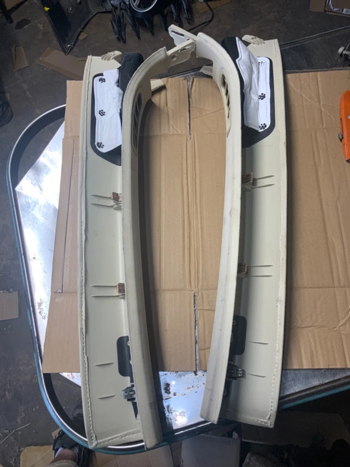 Lincoln MKZ 2013-2016 delantero izquierdo lado del conductor y del pasajero moldura de pilar OEM Foto 4 de 4