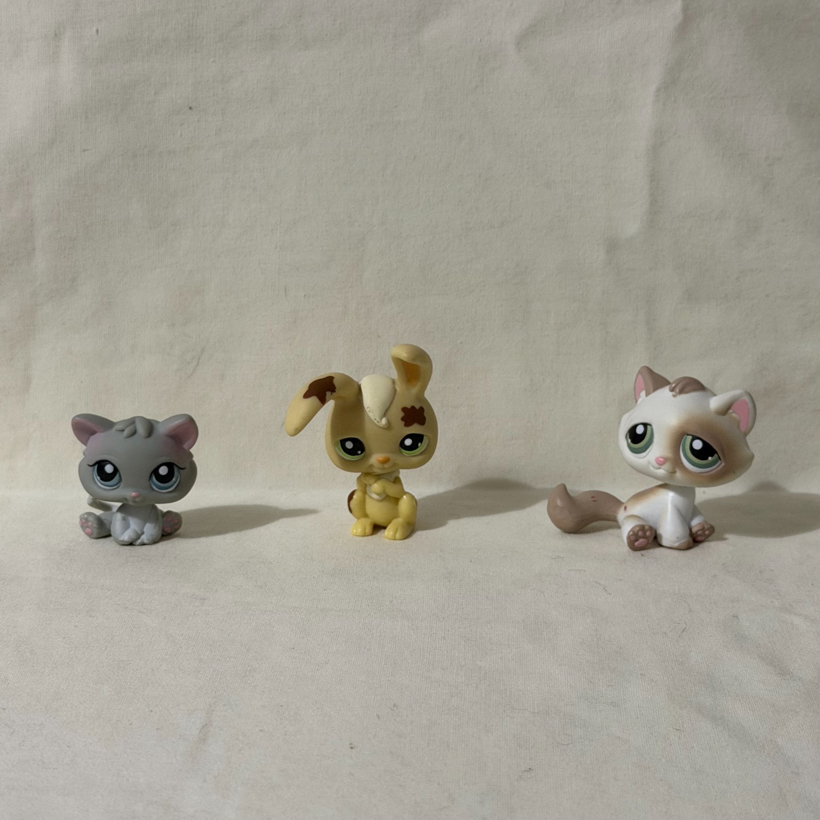 LPS - Littlest Pet Shop (Lot Of 3 ) Gray Kitten, Tan and White Cat and Rabbit