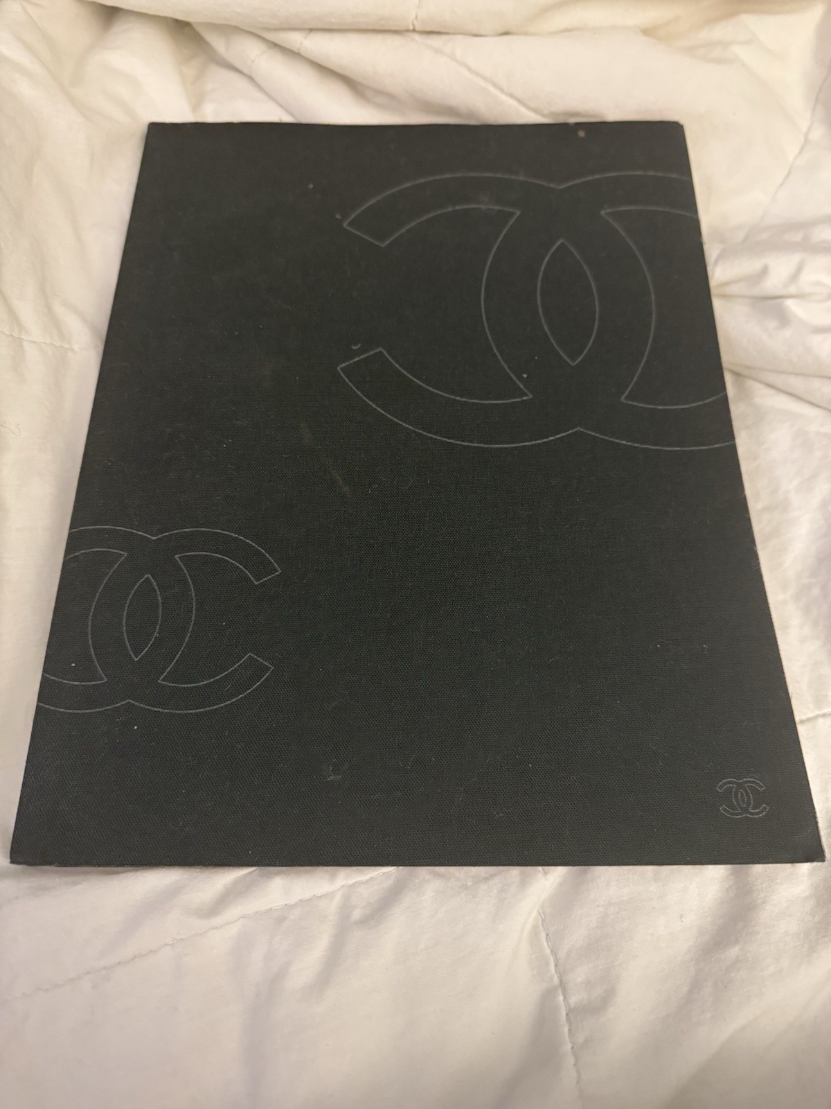 Chanel Lookbook Fall/Winter 2000 model Angela Lindvall Karl Lagerfeld thumbnail 2