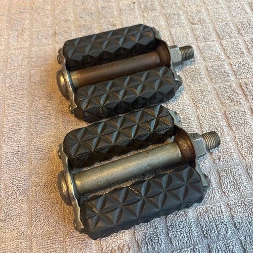1960’s Schwinn Bicycle Waffle Pedals 3 1/4” Lil Chik Fair Lady Stingray