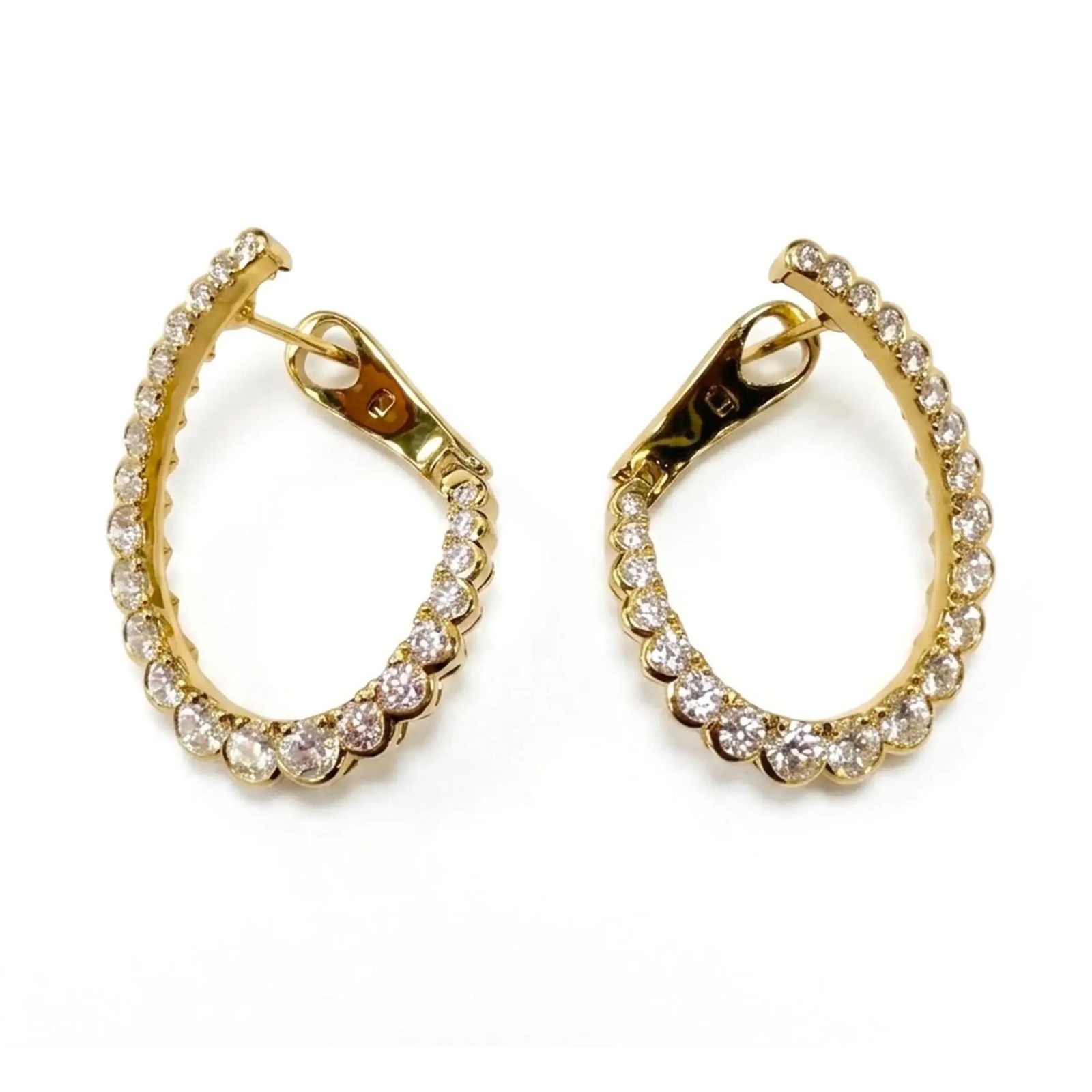 Hearts On Fire Aerial Regal Diamond Hoops 18K Yellow Gold Medium 1.58Ctw