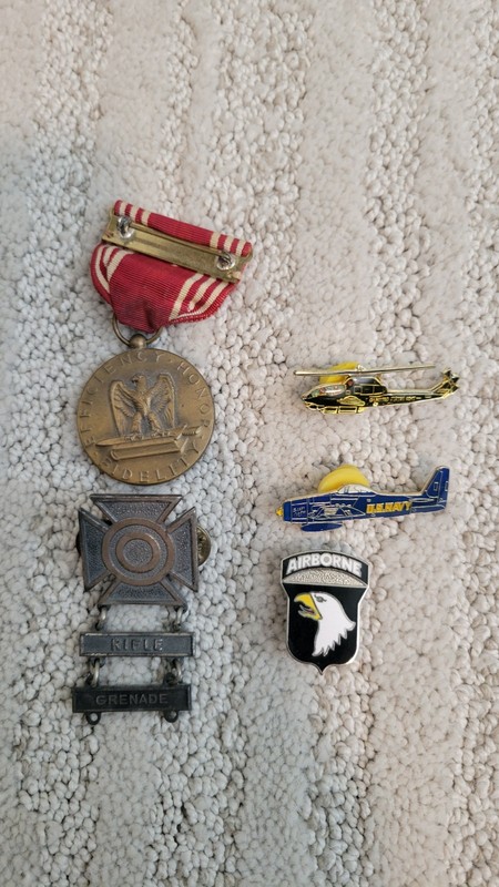 U.S. Army Good Conduct Medal w/ Ribbon Bar, Airborne Pin Lot - Militaria