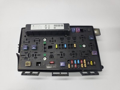 Opel Zafira B  Sicherungskasten  Kasten  13206748M  (02)