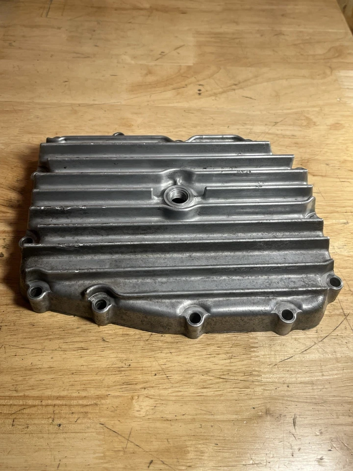 1977-1983 Suzuki GS 550 GS550E/L Engine Oil Pan OEM w/ Drain Plug & Bolts CLEAN⭐ - Image 4 of 4
