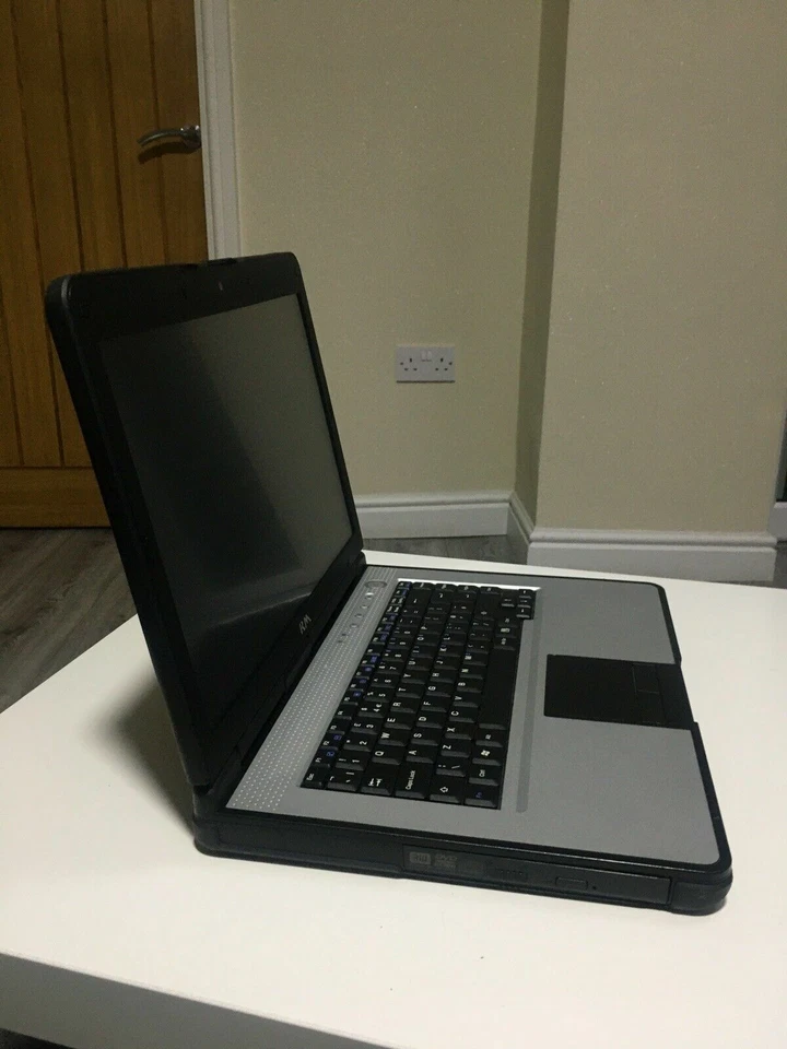 RM Mobile One Laptop Core2DUO @ 2.0GHz 2-4GB Ram 128Gb SSD Win 7/10-1 - Image 4 of 4