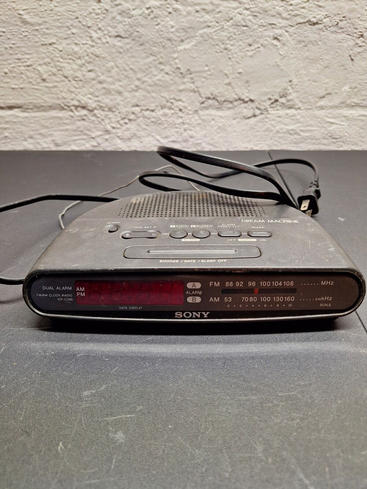 Sony Dream Machine Alarm Clock Radio ICF-C390