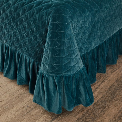 Plaid Quilted Velvet Bedspread with Ruffles Queen Size Coverlets Thick Soft 3PC - Picture 42 of 70