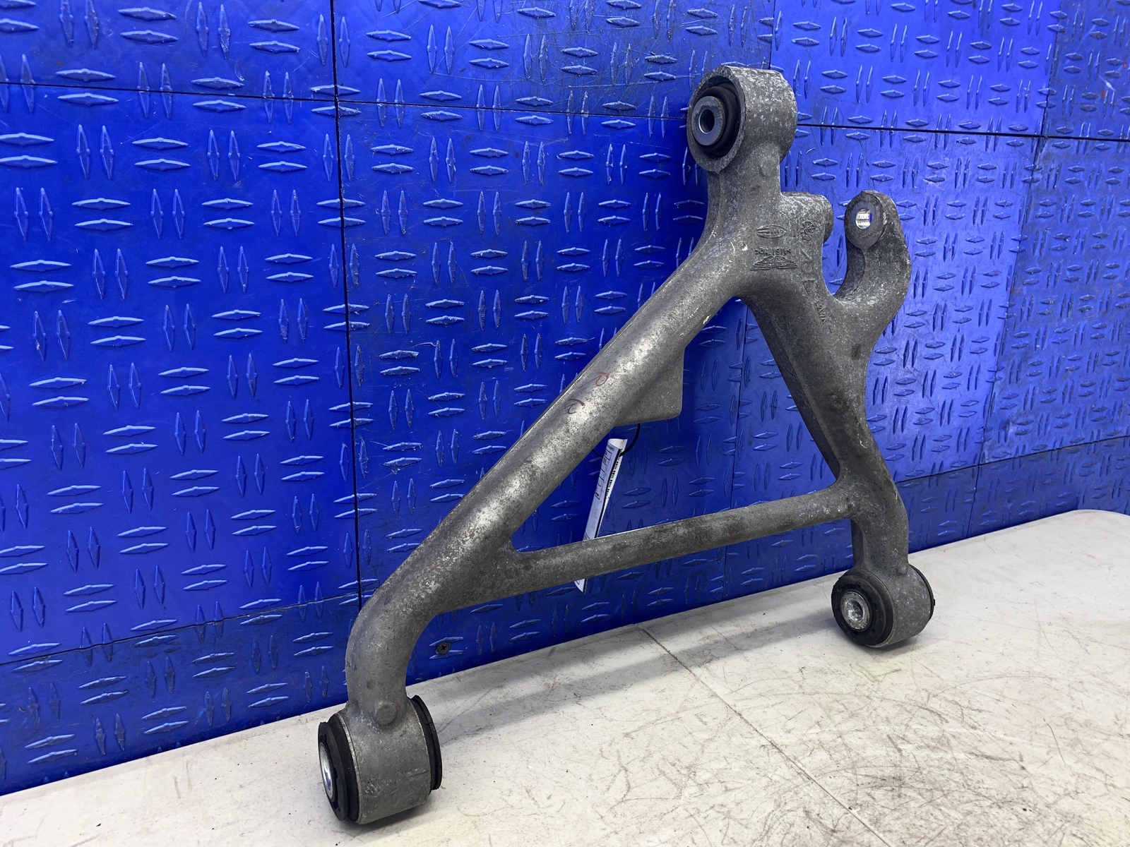 2006-2018 ASTON MARTIN VANTAGE V8 REAR RIGHT LOWER CONTROL ARM OEM 2007 2008
