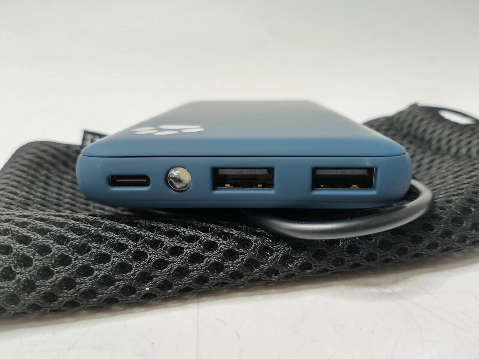 Cargador Portátil INIU BI-B41, Banco de Alimentación 10000mAh 5V/3A, Entrada y Salida USB C Azul Foto 3 de 4
